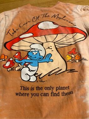 Tie-Dye orange Short Sleeve Tee with Mushroom Smurf Graphic- med